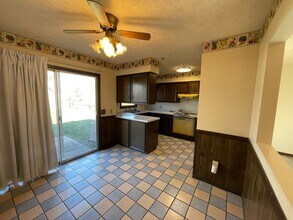 9430 Taylor St in Omaha, NE - Building Photo - Building Photo