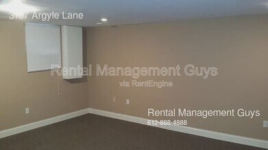 3107 Argyle Rd in Mound, MN - Foto de edificio - Building Photo