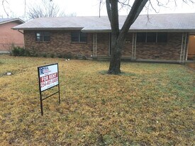 105 E Xavier Ave in Temple, TX - Building Photo