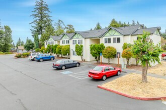 Lund Pointe Apartments in Port Orchard, WA - Foto de edificio - Building Photo