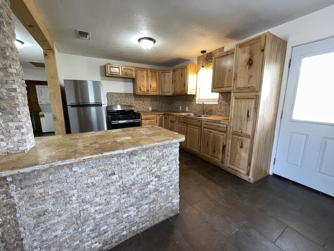 4813 37th St in Lubbock, TX - Foto de edificio - Building Photo