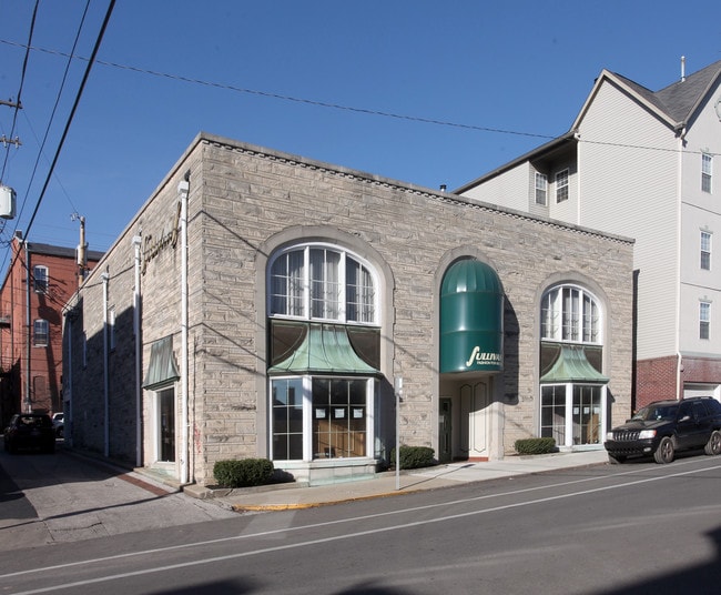 Sullivan Building in Bloomington, IN - Foto de edificio - Building Photo