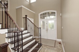 1525 Barbertown Rd in Mississauga, ON - Building Photo - Building Photo