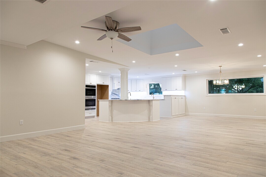 3619 S Braeswood Blvd in Houston, TX - Building Photo