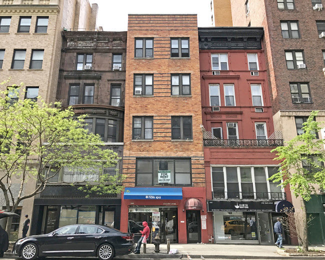 240 W 72nd St in New York, NY - Building Photo - Building Photo