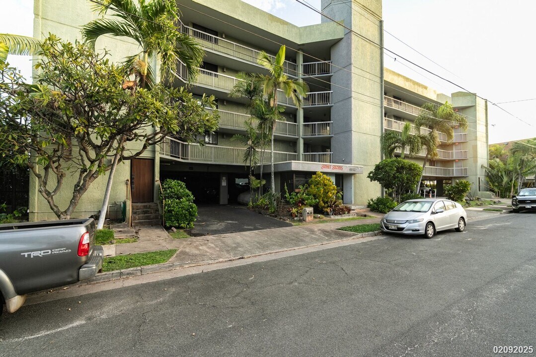 68-121 Au St in Waialua, HI - Building Photo