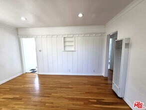 10360 1/2 Ashton Ave in Los Angeles, CA - Building Photo - Building Photo