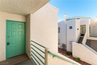 7100 W Pirates Cove Rd, Unit 2089 in Las Vegas, NV - Foto de edificio - Building Photo