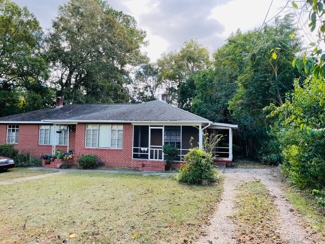 property at 515 McDaniel St