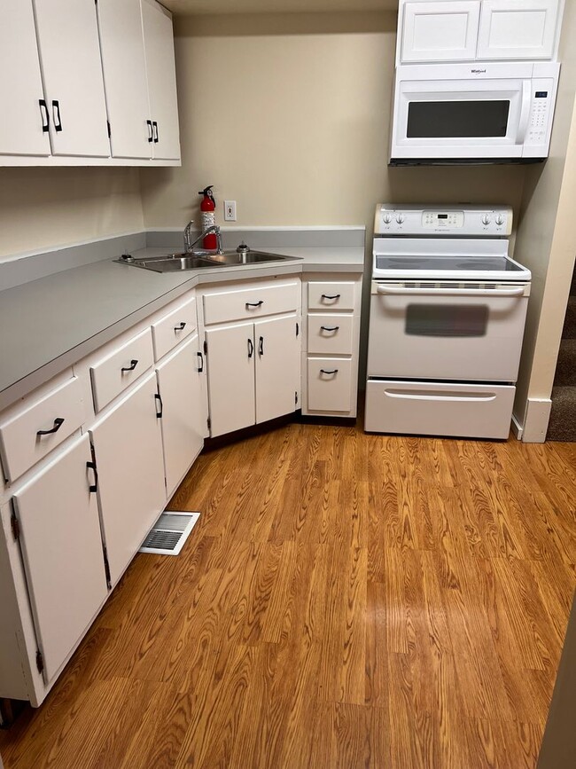 123 E Broadway Ave in Girard, OH - Building Photo - Building Photo