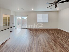 707 Terrain Star Ave in North Las Vegas, NV - Foto de edificio - Building Photo