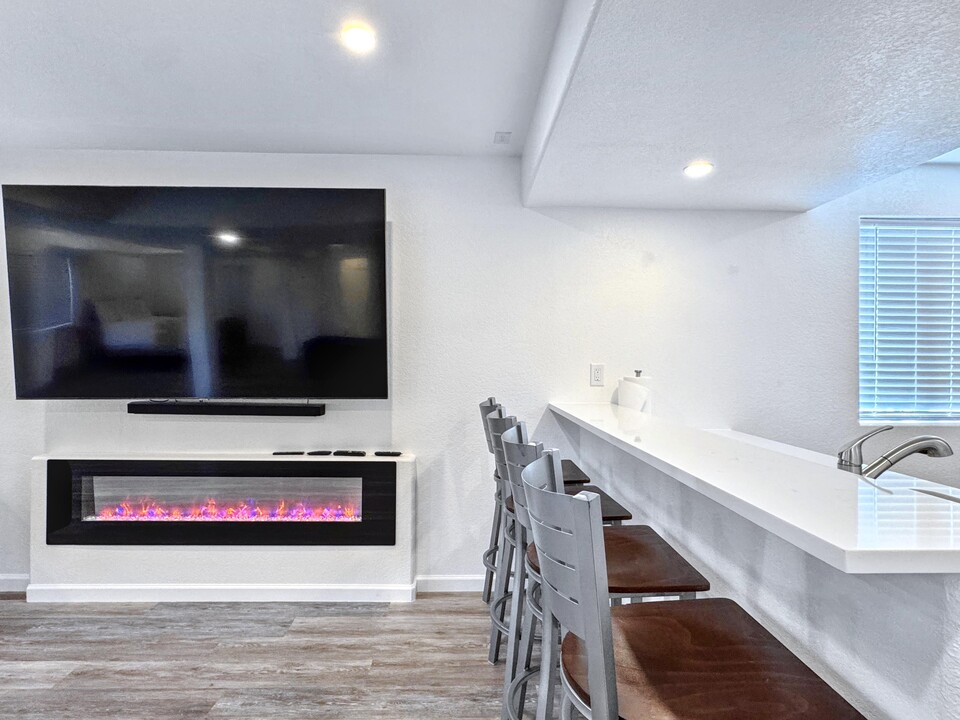 20558 E Lake Pl in Aurora, CO - Building Photo