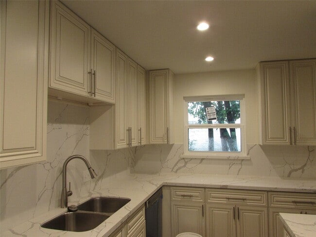 property at 201 Vanderpool Ln