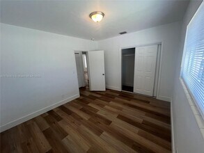 3330 NW 4th St in Miami, FL - Building Photo - Building Photo