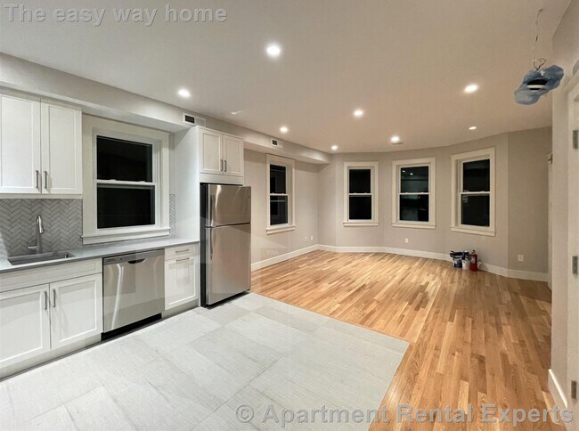 70 Spring St, Unit #2 in Cambridge, MA - Foto de edificio - Building Photo