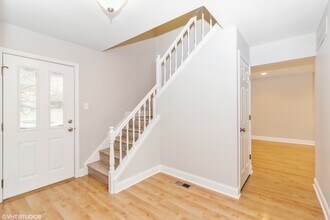 401 N Salem Dr in Schaumburg, IL - Building Photo - Building Photo