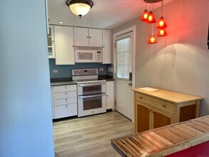 46 Hoskins Rd in Simsbury, CT - Building Photo - Building Photo