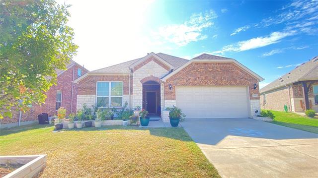 2304 Boatman Dr in Little Elm, TX - Foto de edificio