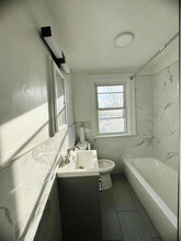 1028 Wallace Ave-Unit -1028 wallace avé Pittsburgh pa 15221 in Pittsburgh, PA - Building Photo - Building Photo
