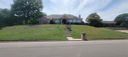 14 Crosslands Rd in Benbrook, TX - Building Photo - Building Photo