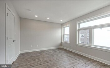 1702 N Gratz St in Philadelphia, PA - Foto de edificio - Building Photo