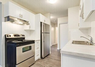 North Star Apartments in Camrose, AB - Building Photo - Building Photo