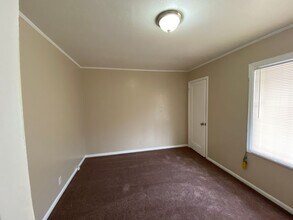 1600 98th Ave in Oakland, CA - Building Photo - Building Photo