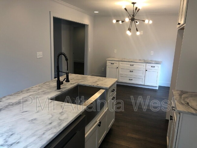 property at 874 Rochelle Dr SW