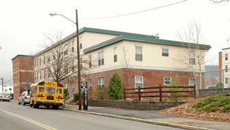 102-112 Auburn St Apartments