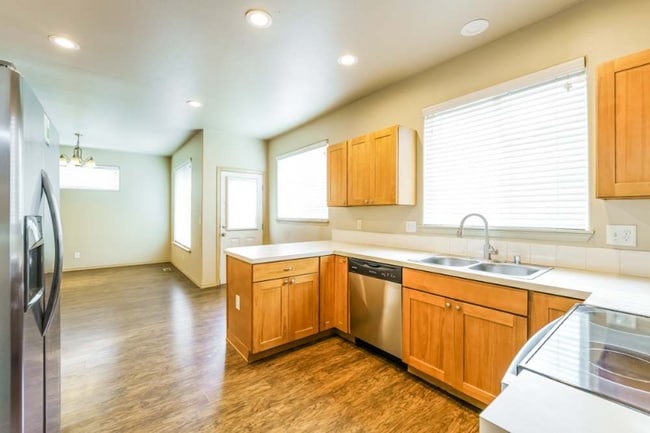 property at 7581 89th Pl NE
