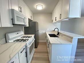 137 Carr Dr in Glendale, CA - Building Photo - Building Photo
