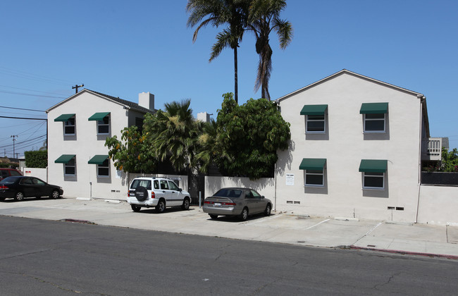 4720-4734 Wilson Ave in San Diego, CA - Foto de edificio - Building Photo