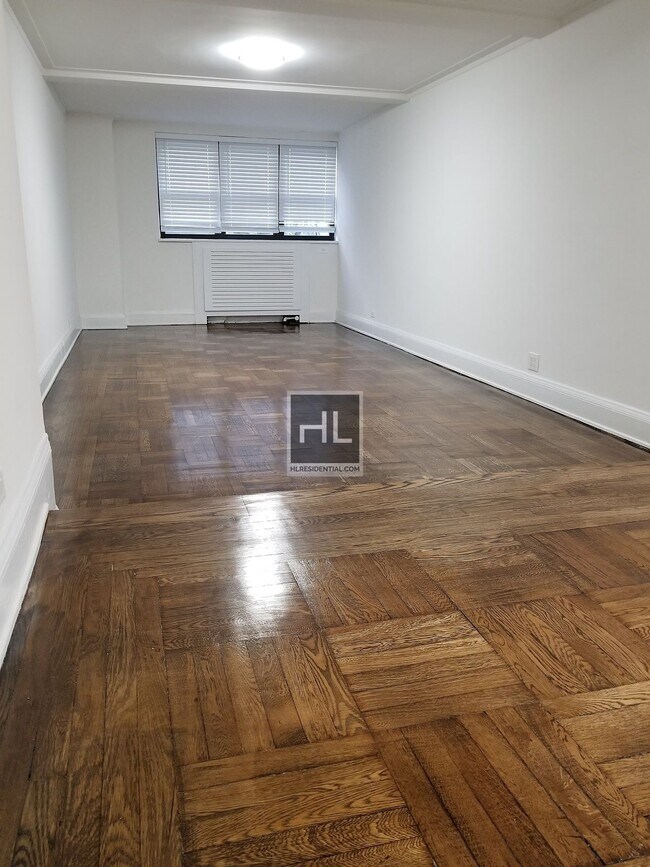 EAST 38 STREET in New York, NY - Building Photo - Building Photo