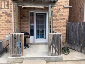101 San Gabriele Pl in Toronto, ON - Building Photo