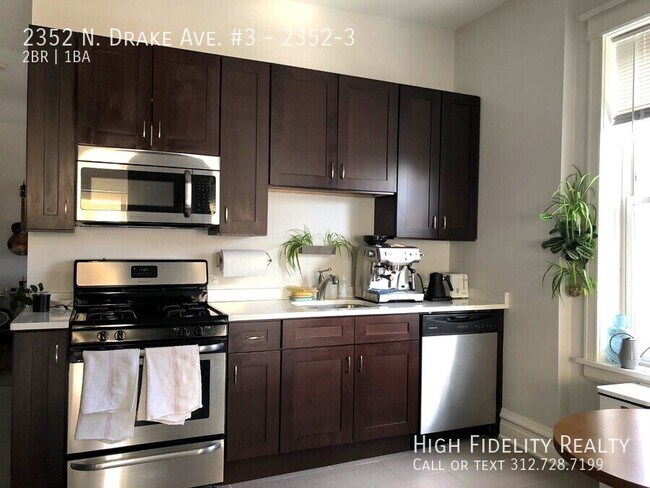 2352 N Drake Ave in Chicago, IL - Building Photo - Building Photo