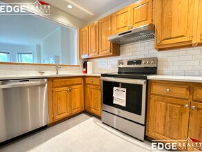 37 Carlton St in Brookline, MA - Building Photo - Building Photo