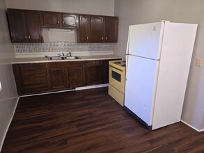 311 N Line St-Unit -5 in West Columbia, SC - Foto de edificio - Building Photo