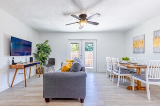 6801 Park St in Hollywood, FL - Building Photo - Building Photo