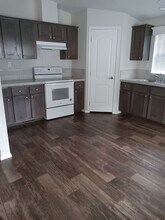 47719 Fairy Glen Dr in Oakridge, OR - Building Photo - Building Photo