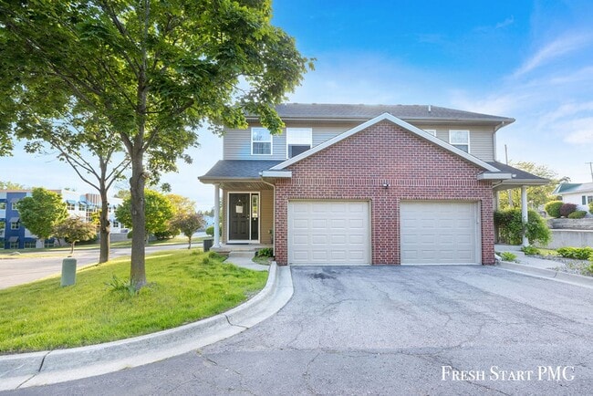 property at 227 S Bridge St