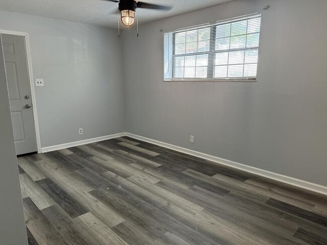 property at 118 Walsh Ln