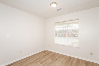 5530 Oak Branch Cir N in Memphis, TN - Building Photo - Building Photo