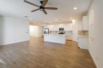 10155 W Crittenden Ln in Avondale, AZ - Building Photo - Building Photo