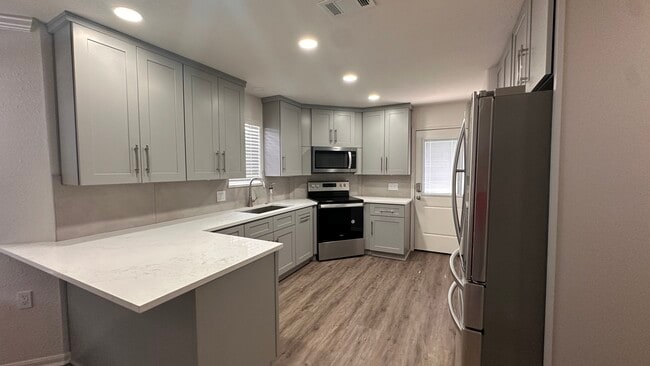 property at 2702 Vienna Pl