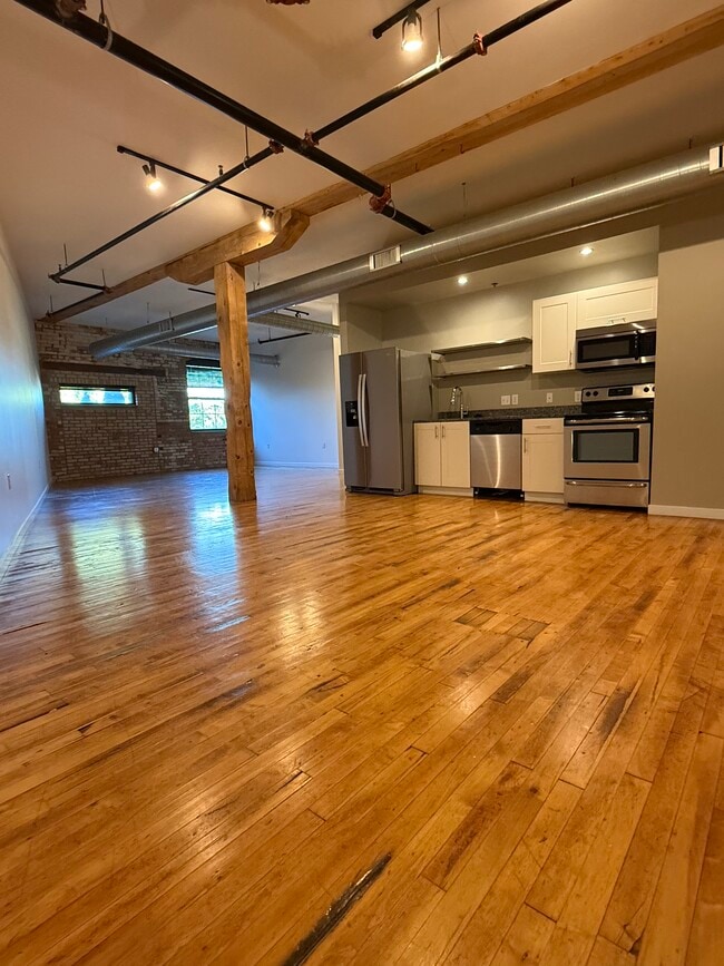 148 S River Ave, Unit 103 in Holland, MI - Foto de edificio - Building Photo