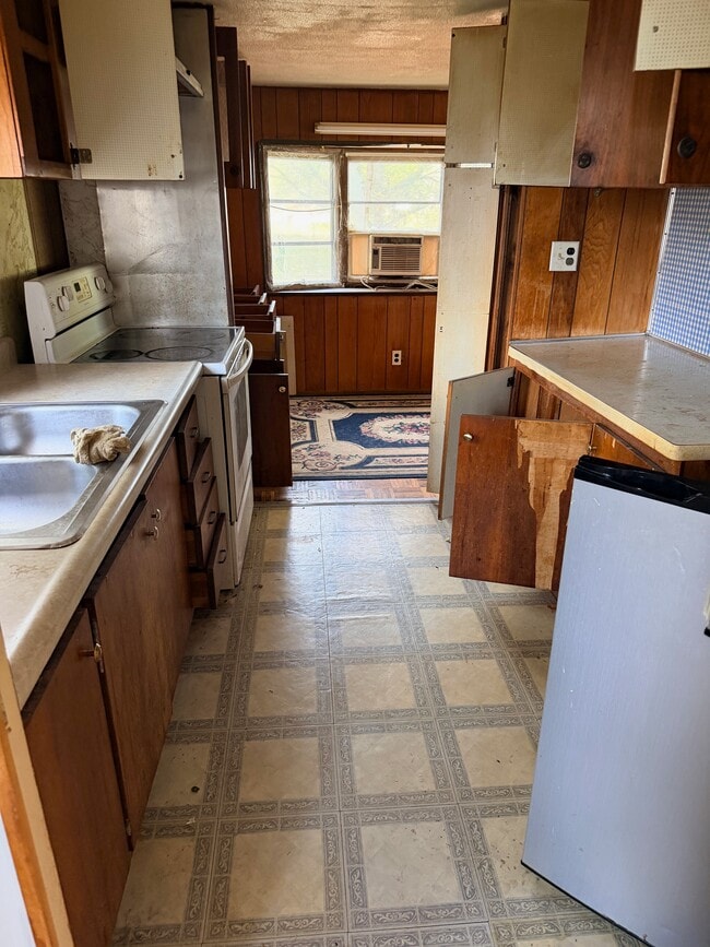 property at 301 Crist St