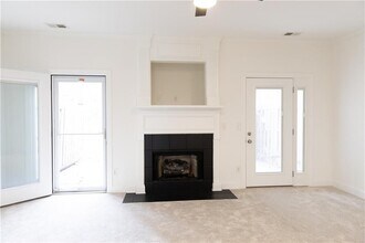 90 Grove Park Ln in Woodstock, GA - Foto de edificio - Building Photo