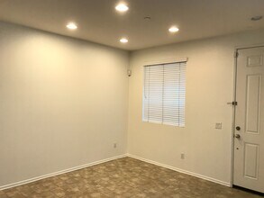 2015 E Harvard Privado in Ontario, CA - Building Photo - Building Photo