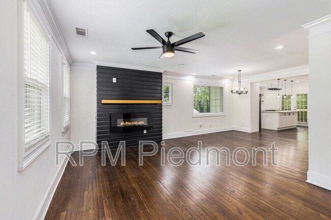 1355 Westview Dr SW in Atlanta, GA - Building Photo - Building Photo