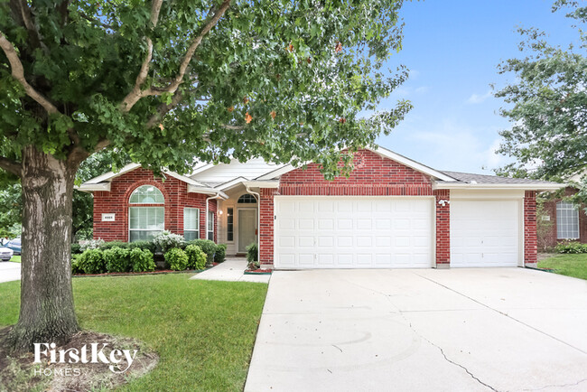 property at 1013 Swan Cir